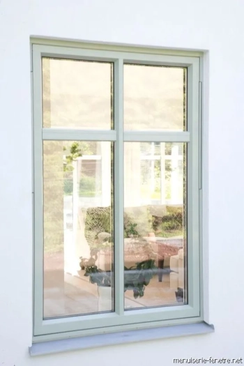 Lequel de ces matériaux : Bois, PVC ou aluminium, à choisir pour vos fenêtres à Esclangon ?
