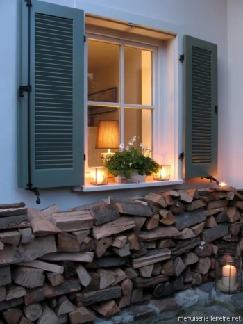 Quel matériau est le plus adéquat pour vos fenêtres à Saint-Laurent-des-Vignes : Alu, PVC ou bois ?