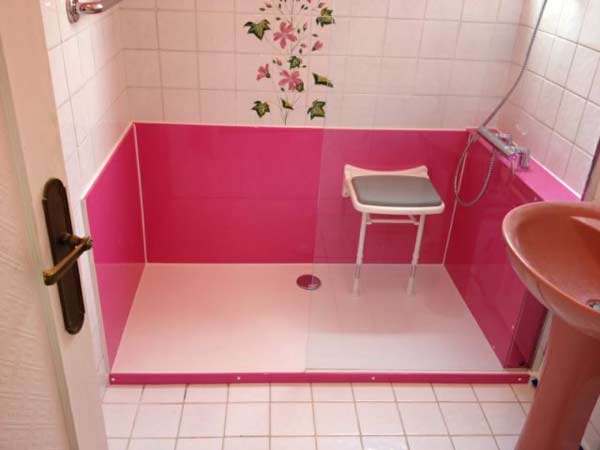 Pourquoi aménager sa salle de bain avec une baignoire avec porte ?